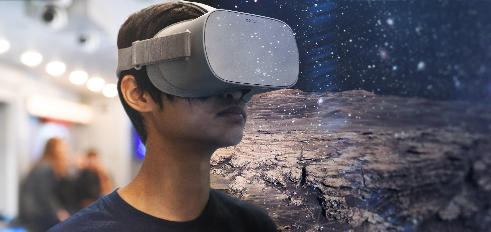 estudiante con casco de realidad virtual